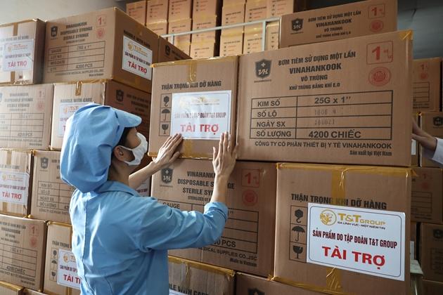 T&T Group “tiếp sức” 500.000 bộ bơm tiêm vắc-xin COVID-19 cho TP Hồ Chí Minh